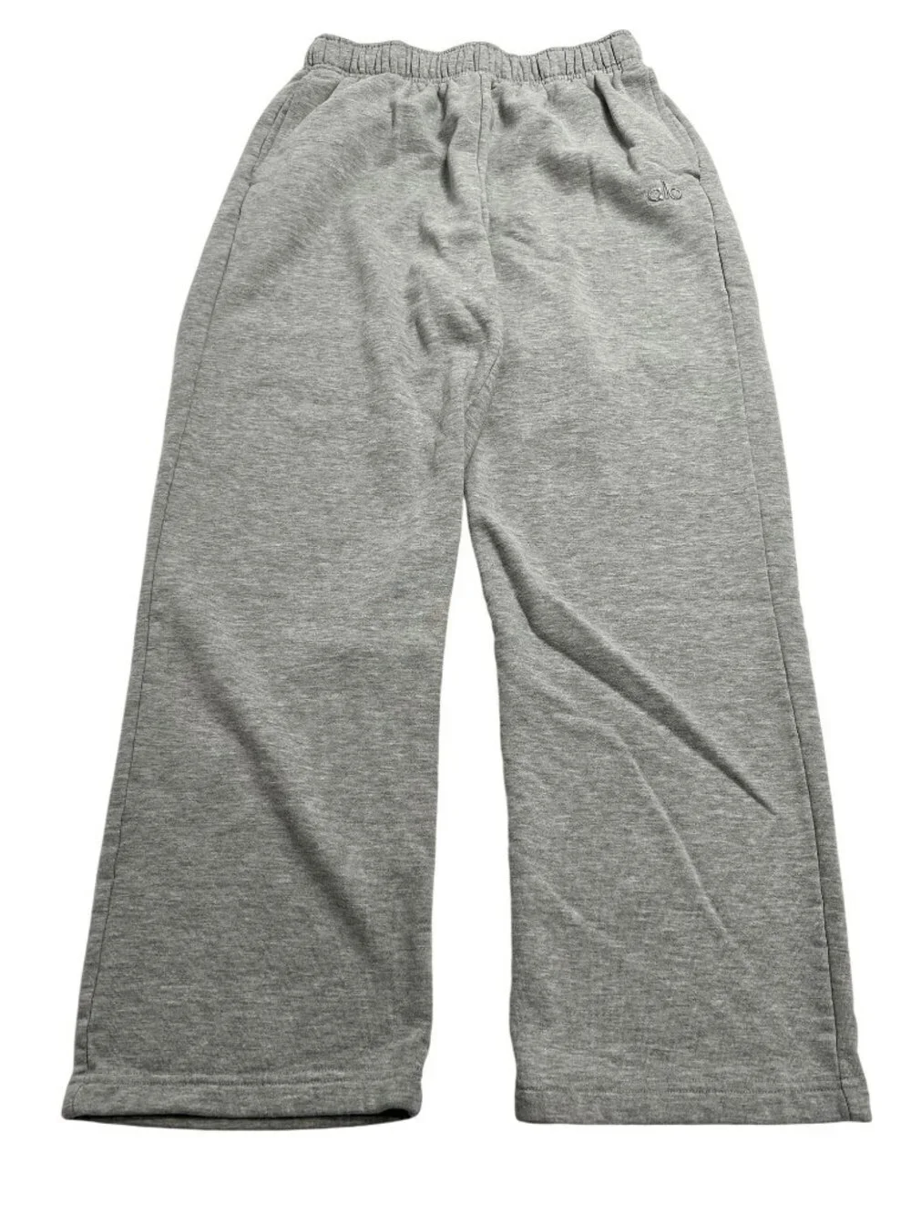 ALO Yoga Accolade Straight Leg Sweatpants in Athletic Heather Grey